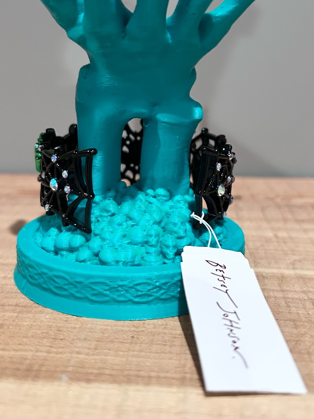 NWT Betsey Johnson Faux-Stone Halloween Spiderweb Cuff Bracelet - Picture 9 of 11
